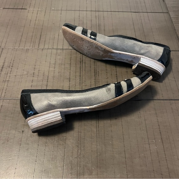 Un Tour en Ville made in Paris France Grey Black Leather Slip-on heel Flats EU40 - Picture 3 of 11